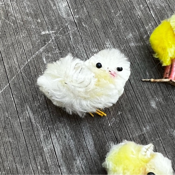 Vintage Tiny Chicks Fuzzy Wire Legs Mini Chickens Set of Three - Picture 4 of 7